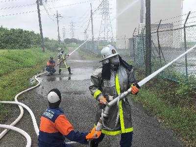 夏季放水訓練を実施する様子