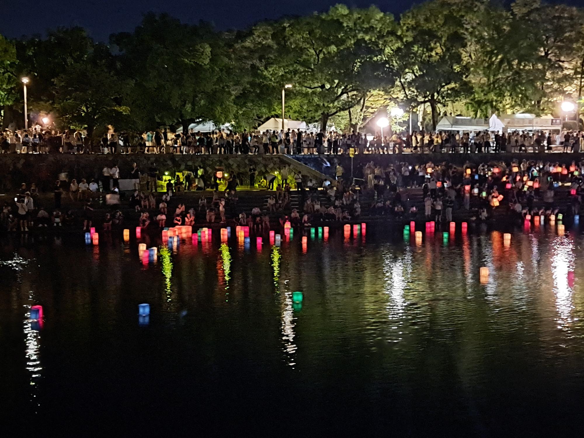 とうろう流し