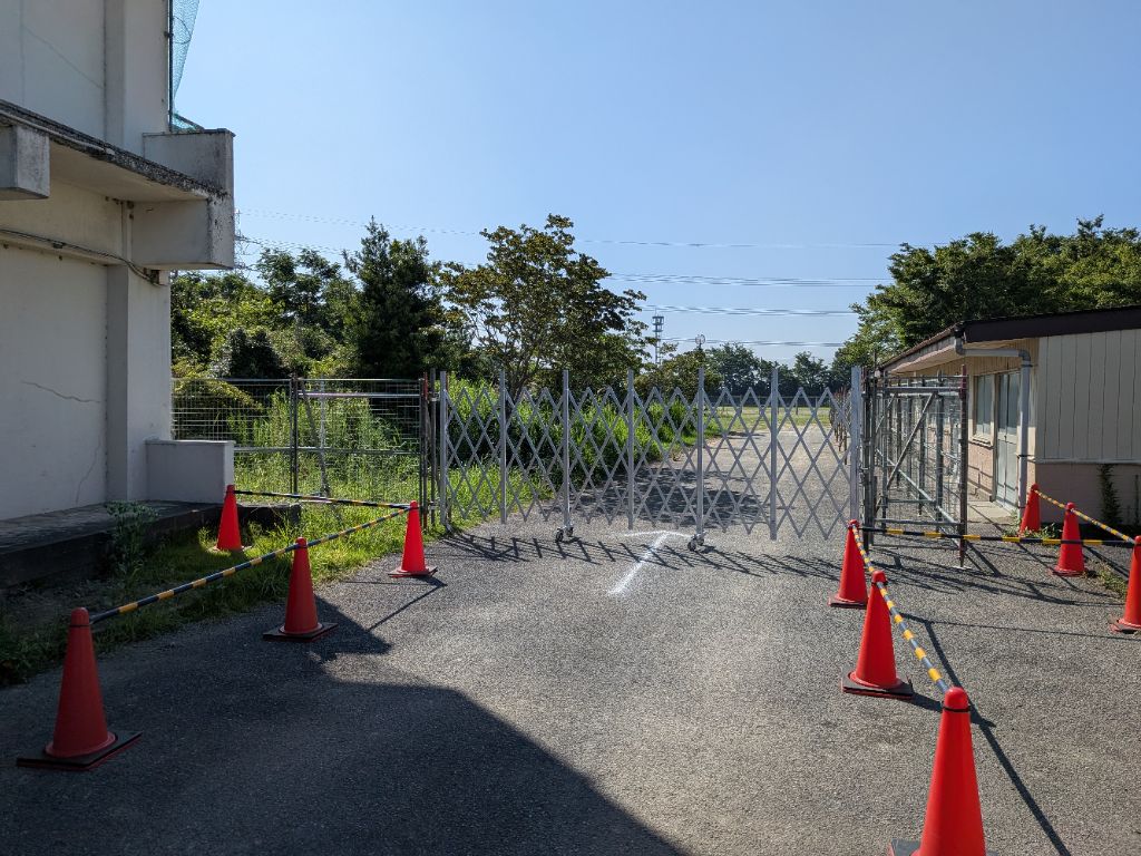令和8年7月23日撮影（増築棟仮囲い）