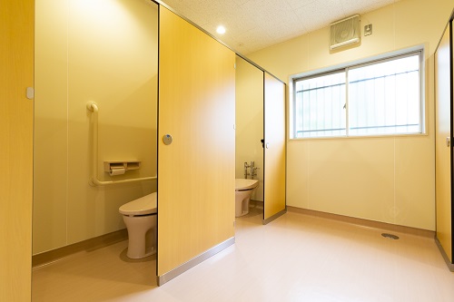 改修後の児童用女子トイレの写真