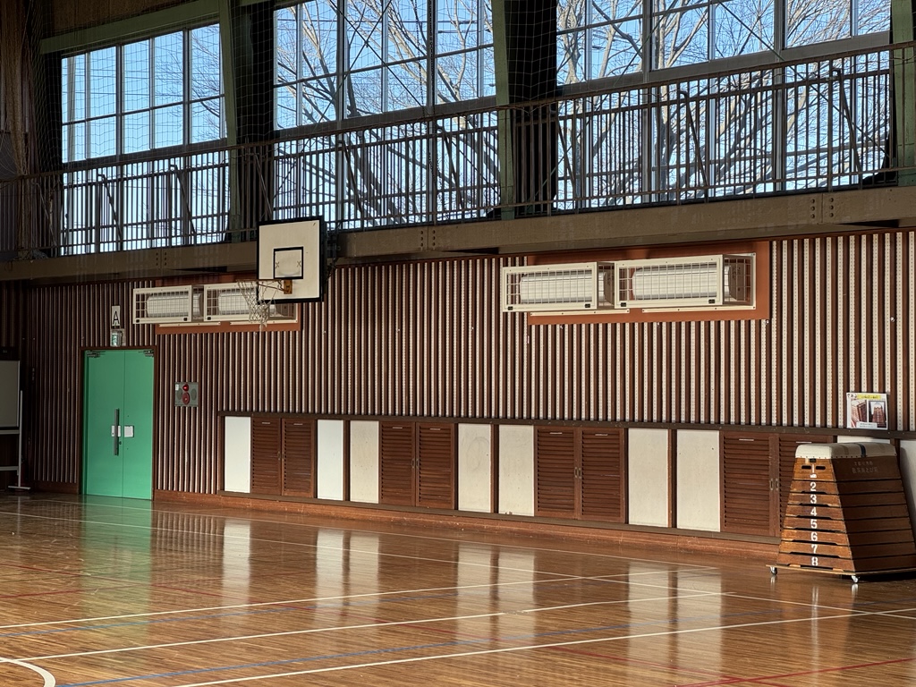 上高野小学校体育館の空調