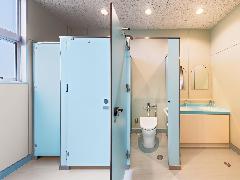 明るく、きれいで、使いやすいトイレ