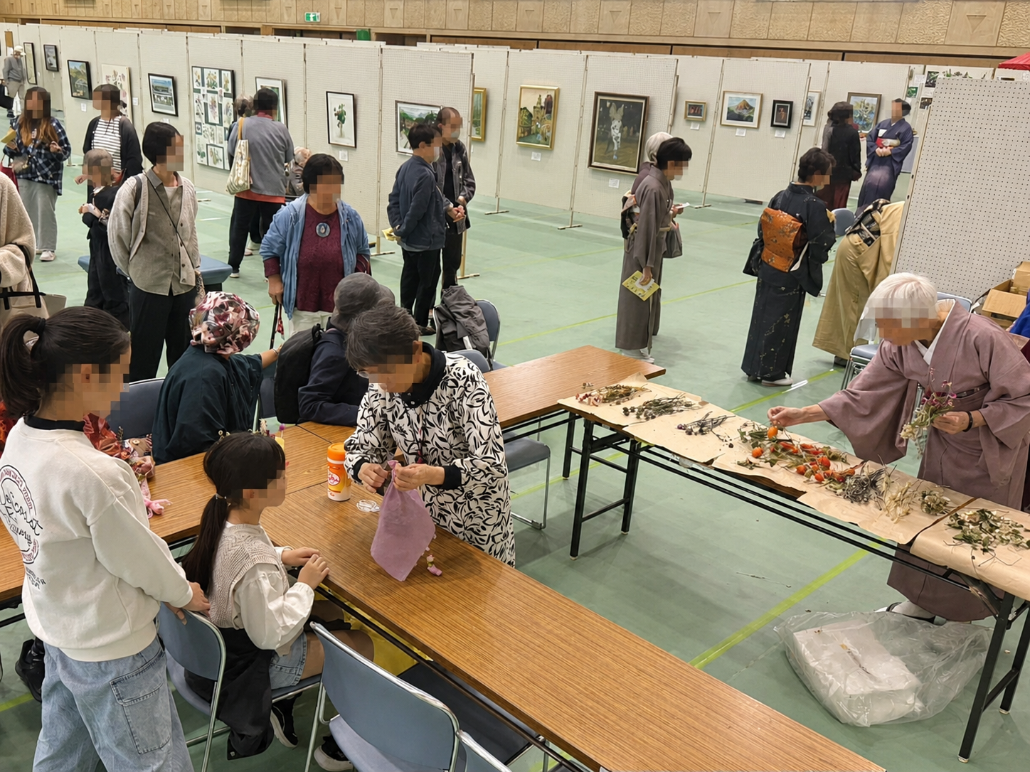 第64回(令和7年度)幸手市文化祭の体験コーナーの様子