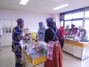ベナン料理講座の様子