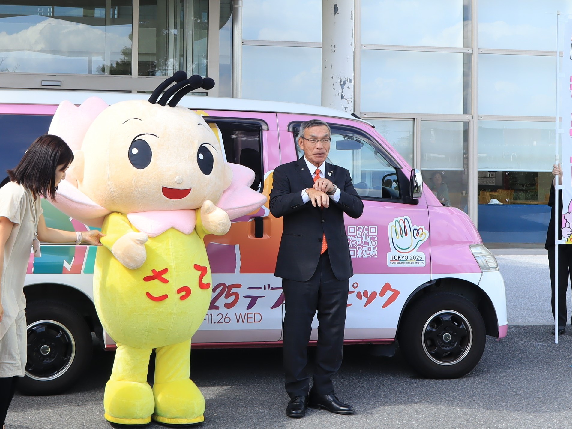 デフリンピックPRカー巡回