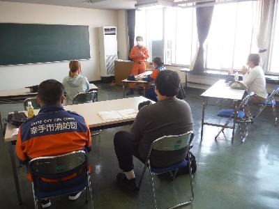 新入団員が講義を受講している様子