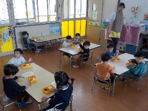 お弁当給食